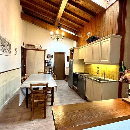 Nice And Bright Apartment In Комблу Экстерьер фото