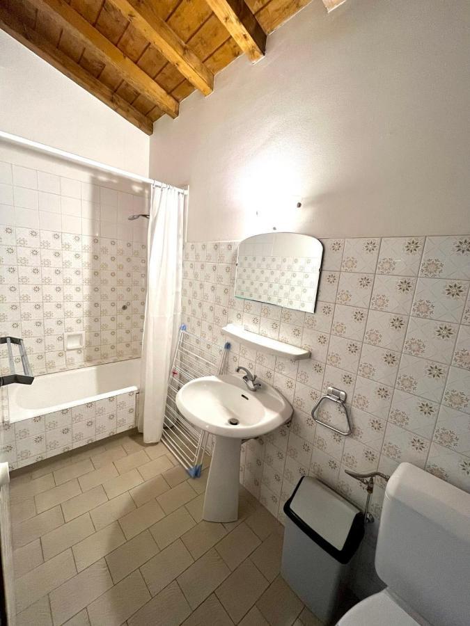 Nice And Bright Apartment In Комблу Экстерьер фото